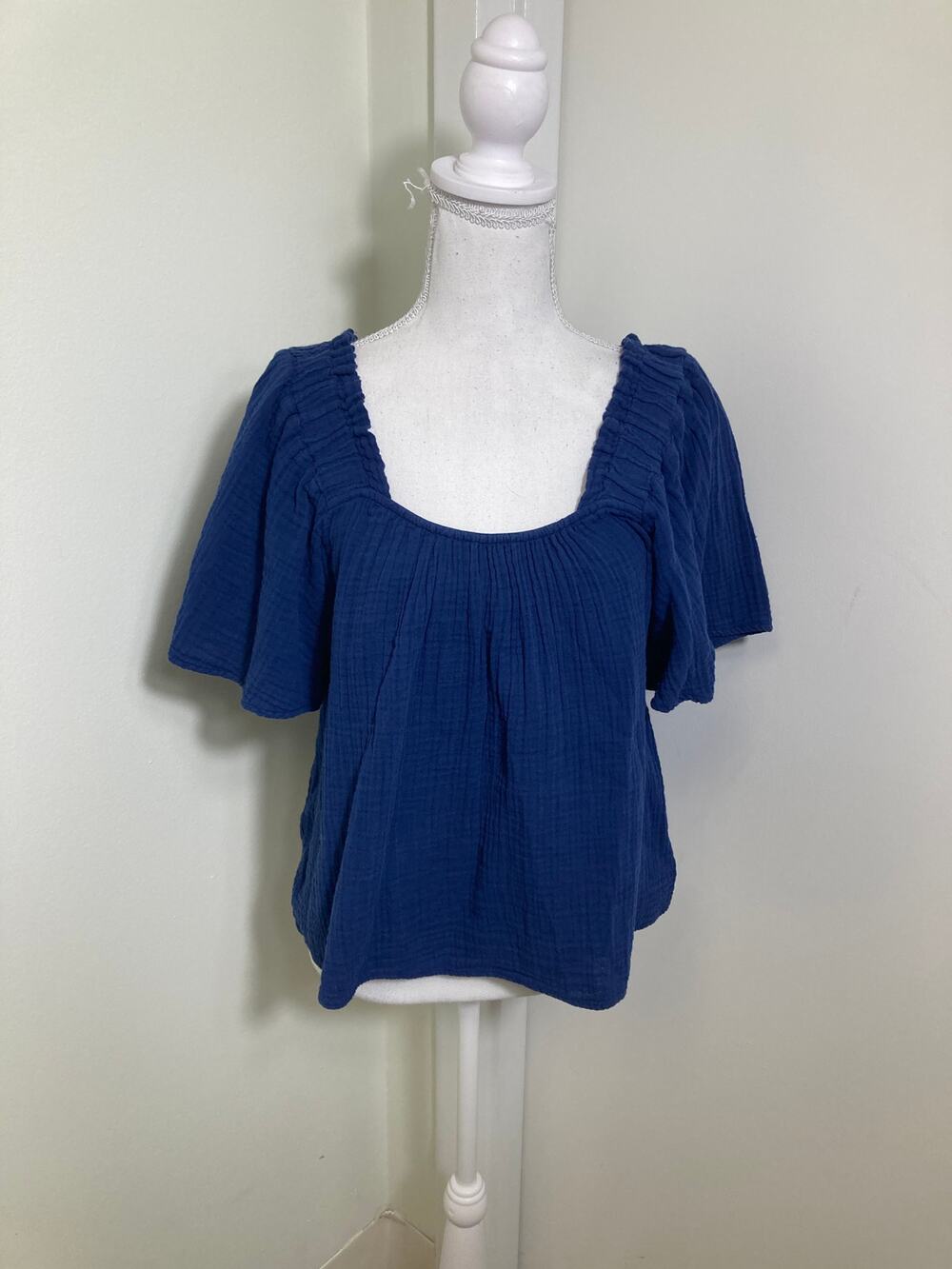 Xirena Navy Gauze Square Neck Top Sz M